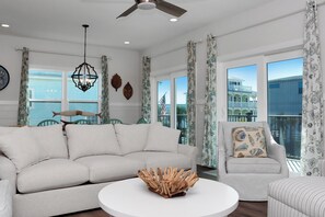 Smart TV - ☀️ Pet Friendly - Steps to Beach - The Lazy Turtle ☀️ (Cape San Blas)