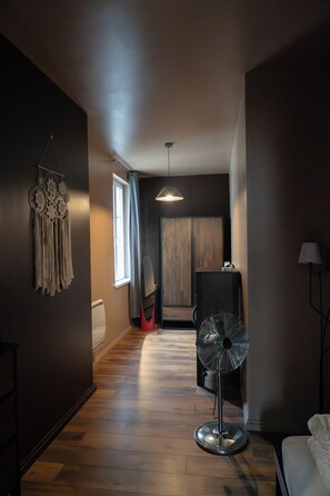 1 bedroom, iron/ironing board, travel cot, free WiFi - Le Petit Boulanger, Large Duplex 70m2, Historical Center, Garage Available (Mulhouse)