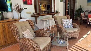 Leilighet, 2 soverom, røyk, balkong | Innvendig