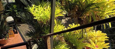 Apartment, 2 Bedrooms, Smoking, Balcony | Garden