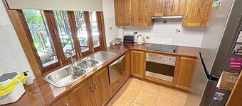 Oasis Leafy Whitfield