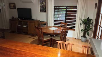 Apartment, 2 Bedrooms, Smoking, Balcony | Room amenity