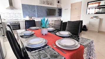 Ático, vistas a la ciudad | Restauración