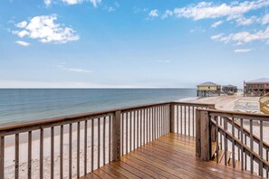 Property grounds - Blue Haven - Gulf Beachfront, 4 Bedrooms, 2 Baths, Sleeps 8. (Dauphin Island)