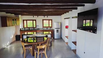 Nhà Deluxe | Bếp riêng