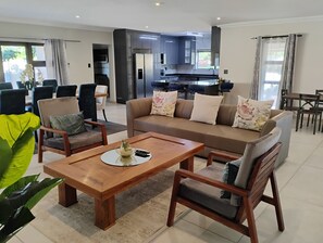 Interior - Petalite Villa Maun (Maun)