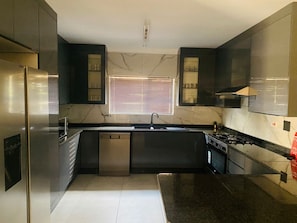 Kühlschrank, Mikrowelle