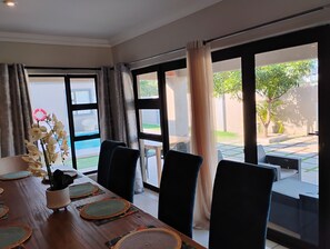 Dining - Petalite Villa Maun (Lekawen Drift)