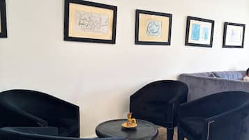 Comfort Apartment, Balcony, Beach View | Interior