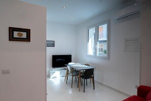 Dining - Marusu Apartments Ground Floor (terrasini)