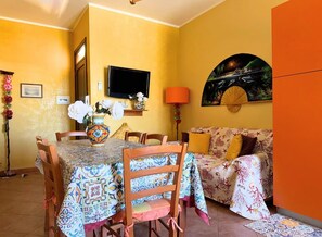 Dining - Coral Orange Apartment (San Vito Lo Capo)
