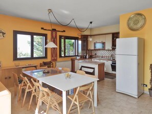 Microwave, oven, stovetop, coffee/tea maker - Villa Tecla Panorami mozzafiato (Altofonte)