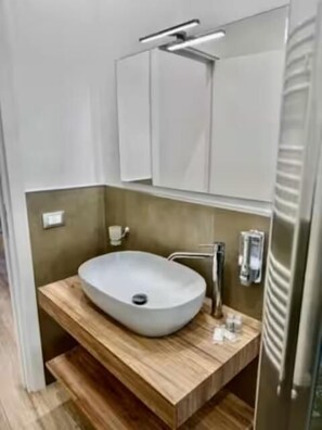 Hair dryer, towels - Apartment with Terrace (TERRASINI)