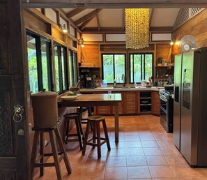 Villa, 2 Bedrooms, Smoking, Private Pool | Dapur peribadi