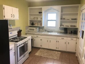 Microwave, oven, stovetop - Southern Comfort (Tallahassee)