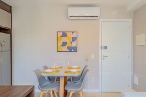 Dining - Apt with Balcony and Parking | Near UFSC (Florianópolis)