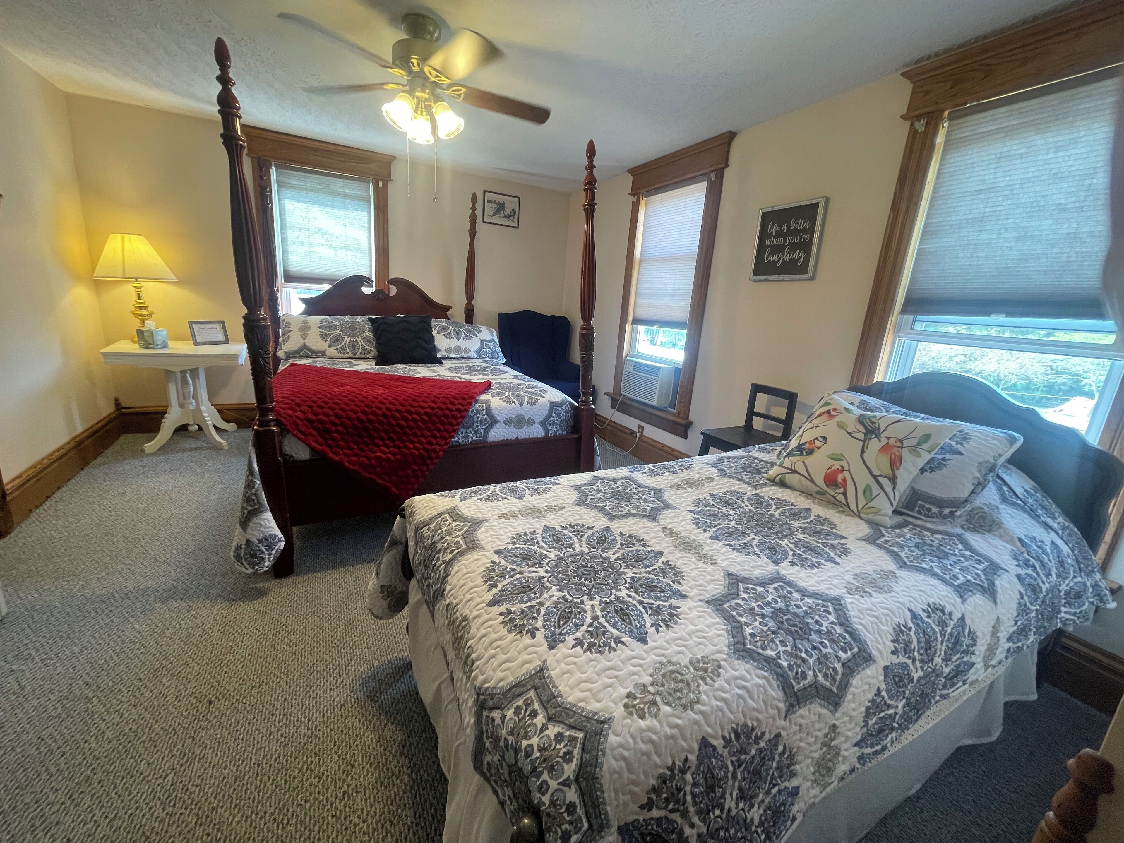 5 bedrooms, iron/ironing board, WiFi, bed sheets