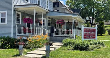 Wonderful 5-bedroom bed & breakfast. Private guest rooms each with private bath.