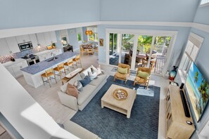 Smart TV - The Oasis at Palmetto (Anna Maria)