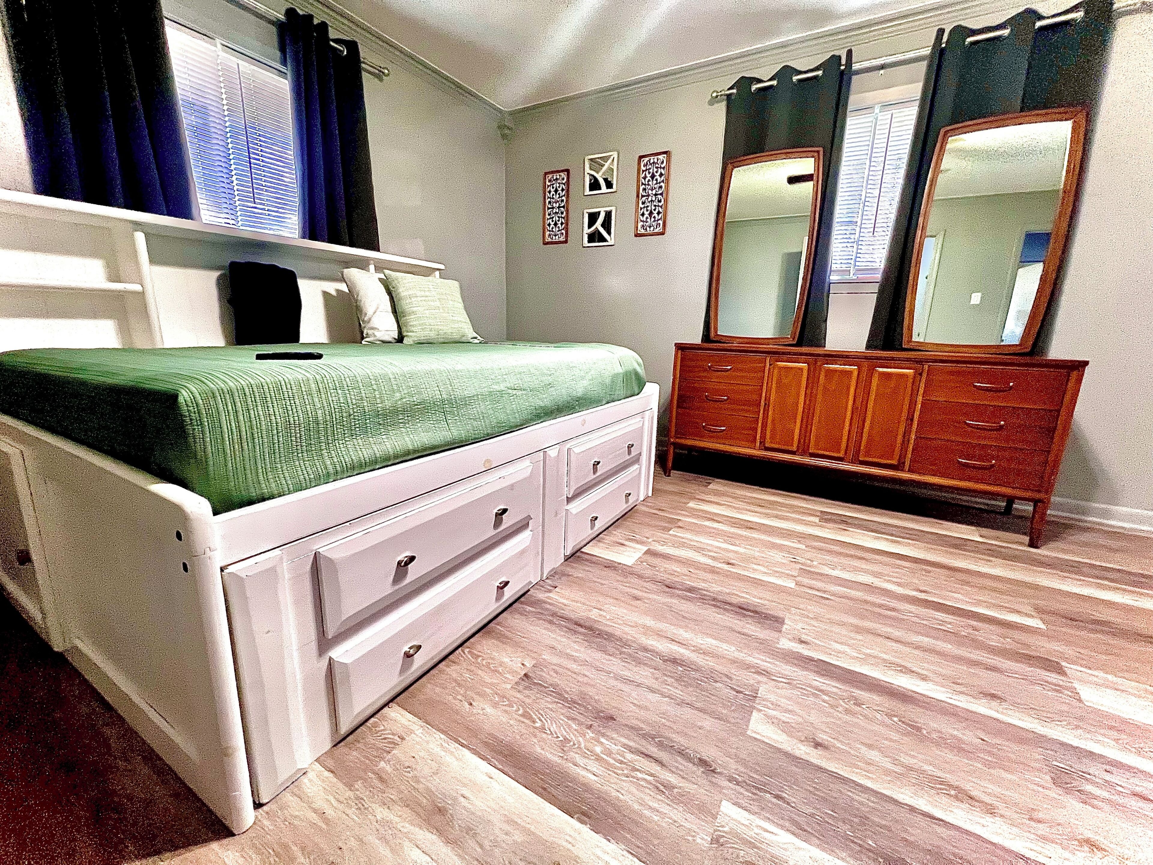 Strykejern/-brett, wi-fi og sengetøy