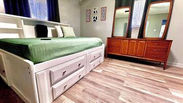 Strykejern/-brett, wi-fi og sengetøy