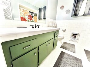 Hårtørrer, håndklæder, Toiletpapir