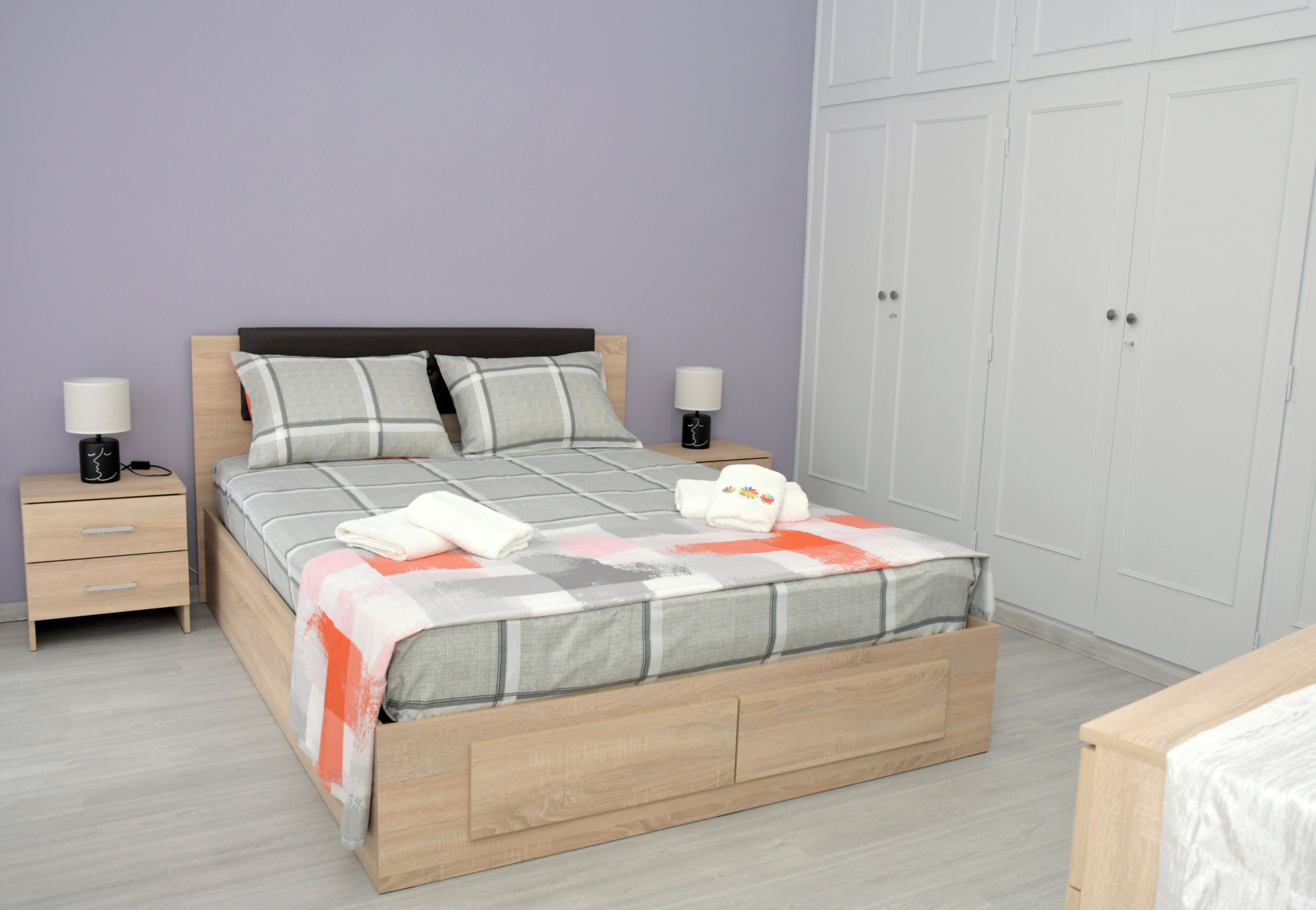 2 bedrooms, desk, iron/ironing board, WiFi