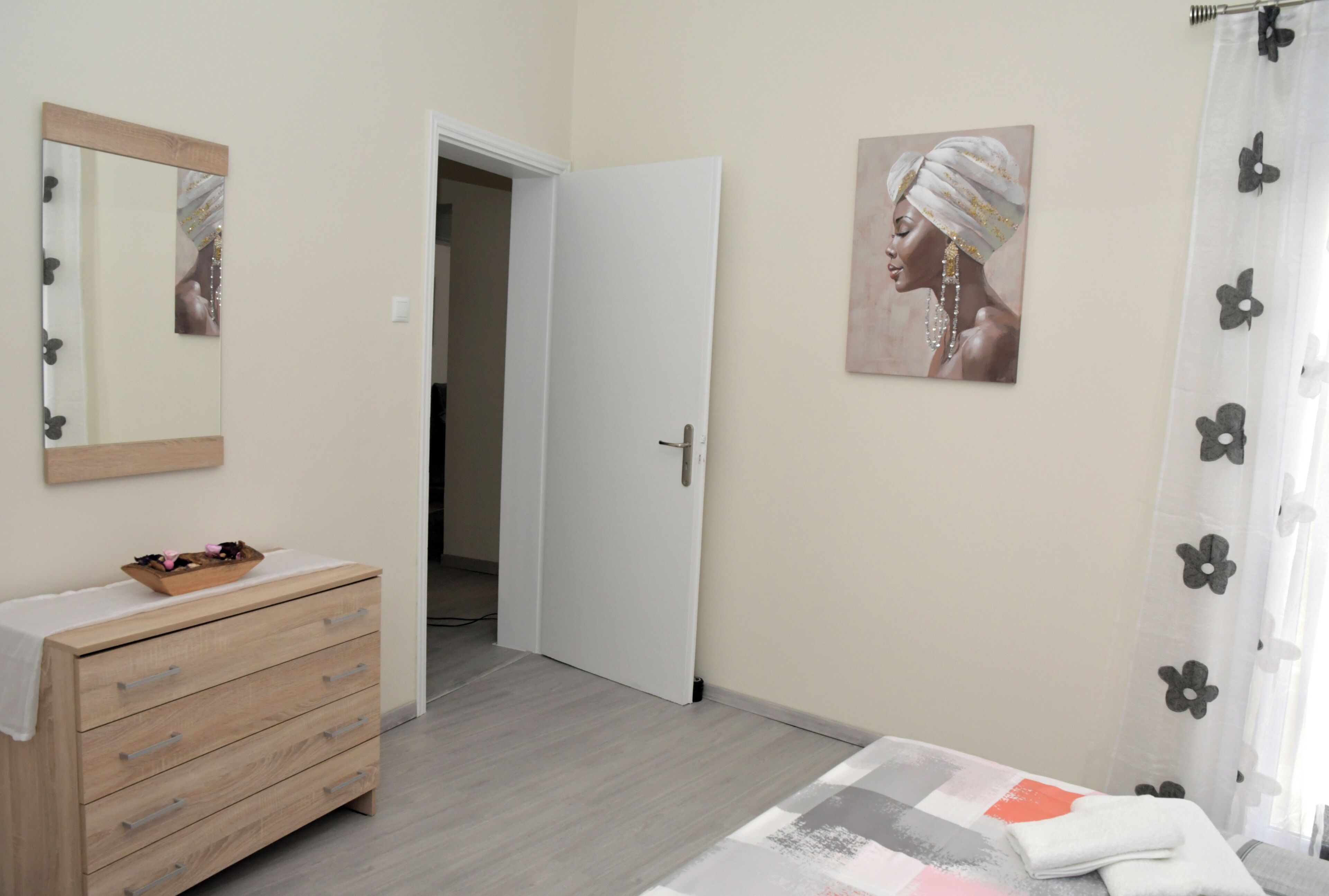 2 Schlafzimmer, Schreibtisch, Bügeleisen/Bügelbrett, WLAN