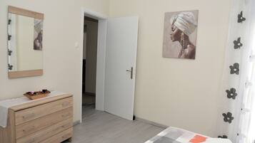 2 Schlafzimmer, Schreibtisch, Bügeleisen/Bügelbrett, WLAN