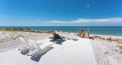 Renovated Gulf Front Cottage Manasota Key Private Beach Access