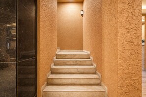 Interior - Hotel Rism Suites Koramangala (Bengaluru)