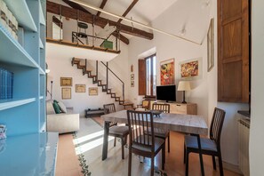 Dining - Manara 29 - FromHometoRome (Roma)