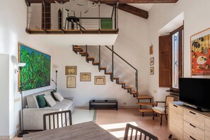 Smart TV - Manara 29 - FromHometoRome (Roma)