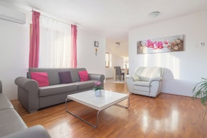 Living area - Superior 2-Bedroom Apartment With 3 Balconies In The Lake Bled Area Of Slovenia (Moste)