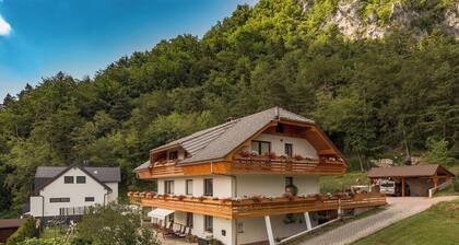 Superior 2-Bedroom Apartment With 3 Balconies In The Lake Bled Area Of Slovenia
