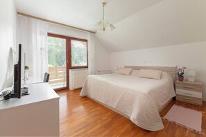 Ferros/tábuas de passar roupa, Wi-Fi, roupa de cama