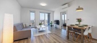 Bratislava SkylineView • Modern Comfort with Panoramic City Views & Free Parking