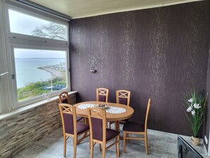 Dining - Modern furnished apartment with wonderful sea view! (Sassnitz)