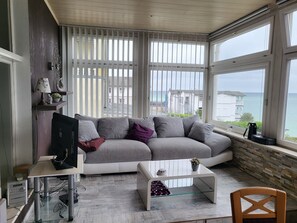 Living area - Modern furnished apartment with wonderful sea view! (Sassnitz)