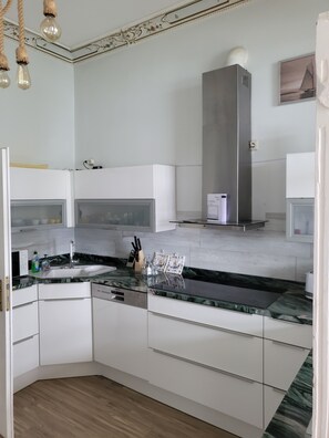 Private kitchen - Modern furnished apartment with wonderful sea view! (Sassnitz)
