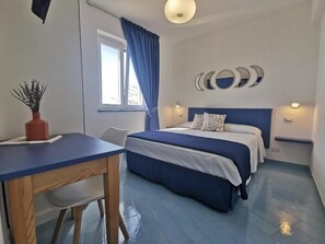 Double Room, 1 Queen Bed, Private Bathroom, Sea View | Desk, free WiFi - Lena Magda B&B (Campania)