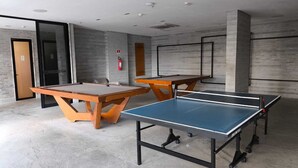 Games room - Enjoy the sunset overlooking the sea at the Encantador Salinas Premium Resort. (Salinopolis)