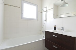 Shower, hair dryer - Friendly house for 8 with garden in Noirmoutier (Noirmoutier-en-l´Ile)