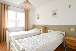 4 Schlafzimmer, Bügeleisen/Bügelbrett, kostenloses WLAN