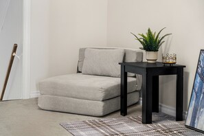 Interior - Calm heritage home in downtown Beaumont. Walk to shops, dining, clinic. Full private house, pet friendly, spacious, minutes to airport. Quiet stay! (Beaumont)