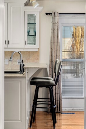 Interior - Calm heritage home in downtown Beaumont. Walk to shops, dining, clinic. Full private house, pet friendly, spacious, minutes to airport. Quiet stay! (Beaumont)