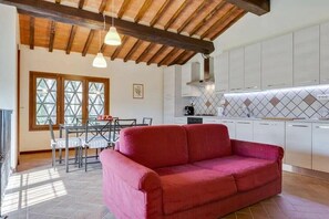 Smart TV, futbolito y tenis de mesa 