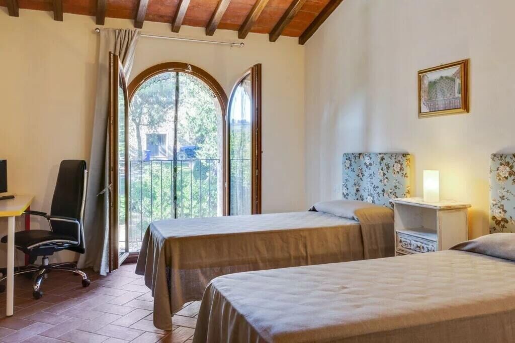 3 Schlafzimmer, Schreibtisch, Bügeleisen/Bügelbrett, Reisekinderbett