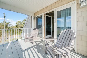 Terrace/patio - Mainstay by Seaside Vacations and Sales (Chincoteague Island)