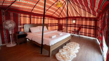 Tradisjonelt telt, balkong, fjellutsikt | Safe på rommet og lydisolert